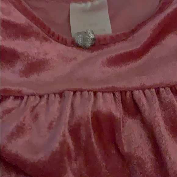 4/5 Girl Velour pink Dress fits a smaller size - Picture 4 of 5